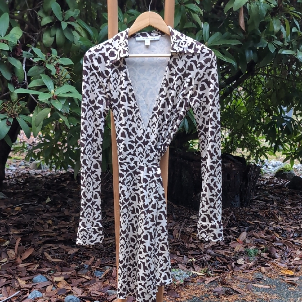 100% Silk Wrap Dress Diane Von Fustenberg Vintage Y2K Earthtone Neutral